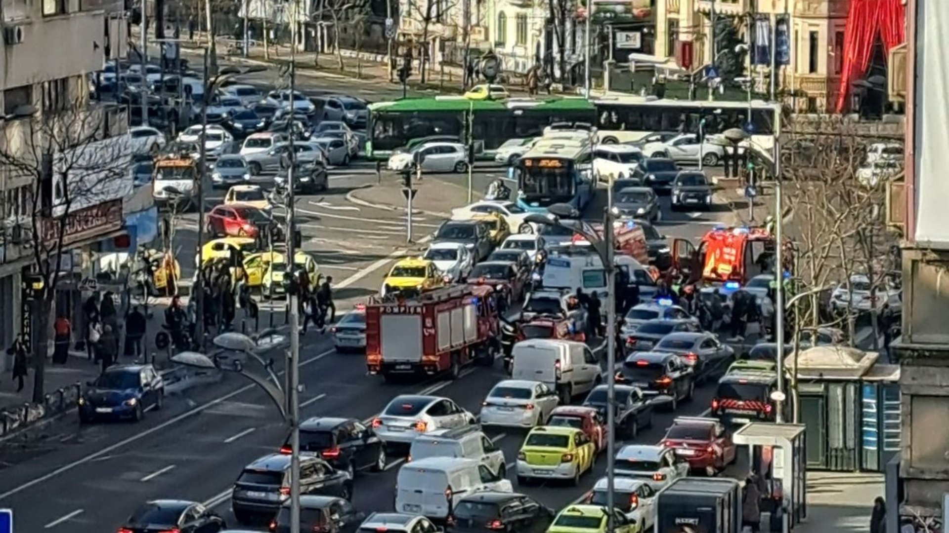 Accident grav în Piața Romană: Pieton accidentat și manevre de resuscitare Un accident rutier grav a avut loc în această după-amiază în Piața Romană din București