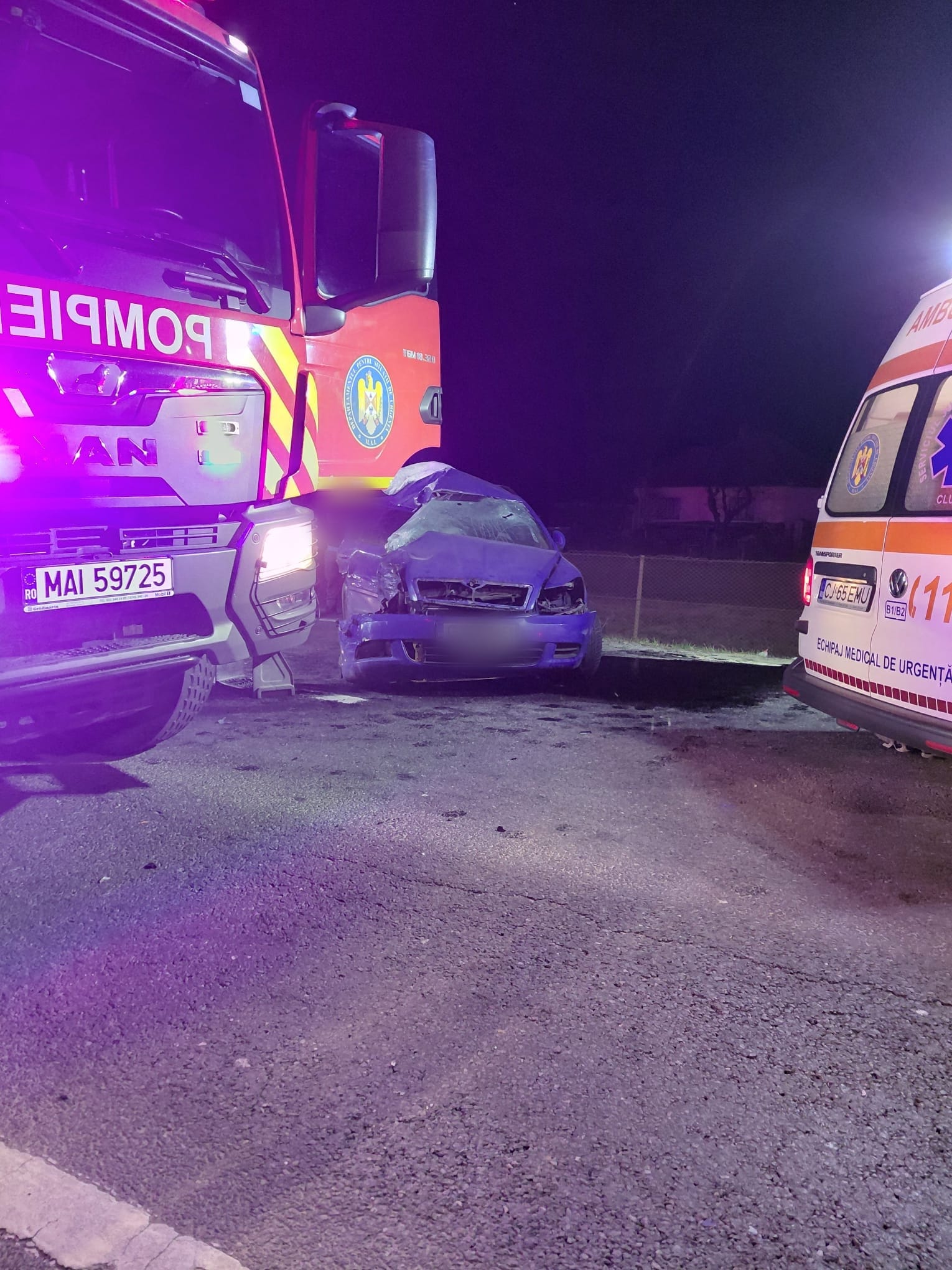 Accident grav pe DN1 E60: O minoră, implicată în coliziune, a fost preluată de echipajele medicale Un accident rutier grav a avut loc joi seară pe DN1 E60, în apropierea localității Negreni, județul Cluj