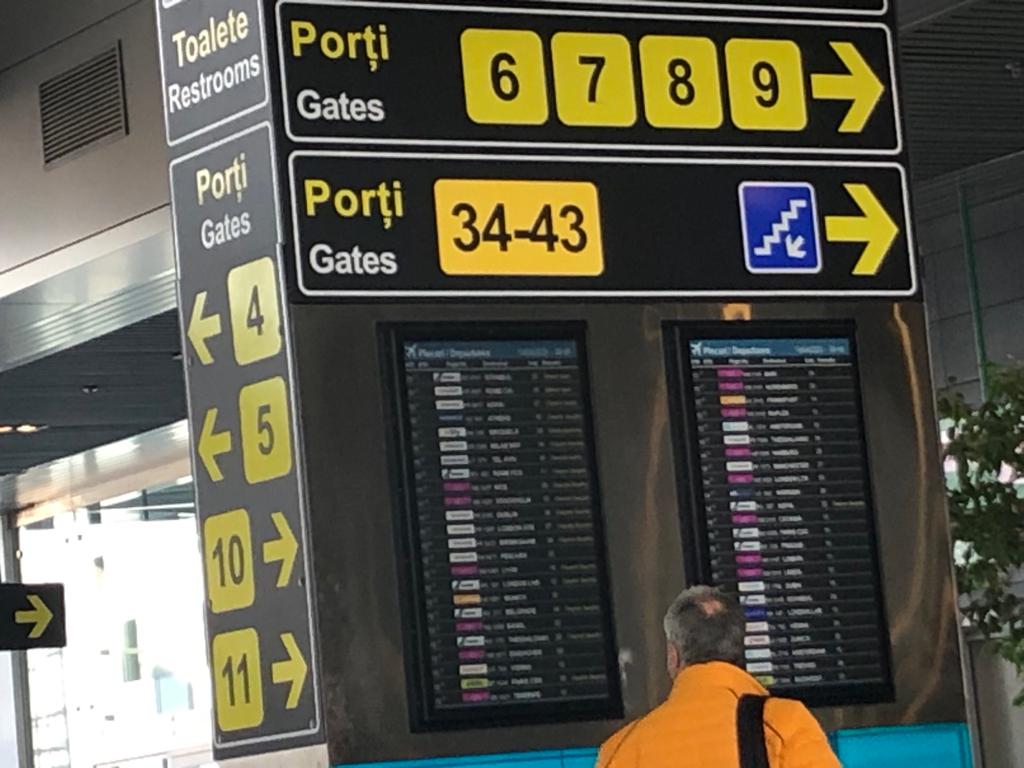 Zeci de zboruri anulate pe aeroportul otopeni Compania Națională Aeroporturi București (CNAB) a anunțat miercuri o serie de anulări ale zborurilor programate pe Aeroportul Internațional Henri Coandă – Otopeni