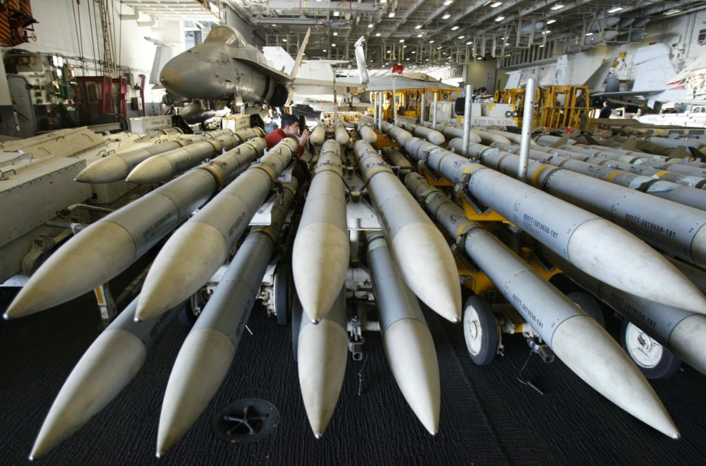 Războiul din Orientul Mijlociu pune la încercare capacitățile militare ale Statelor Unite Conflictul din Orientul Mijlociu, alimentat de tensiunile dintre Statele Unite și Iran, consumă rapid resursele militare americane, creând o presiune semnificativă asupra capacității de luptă a armatei