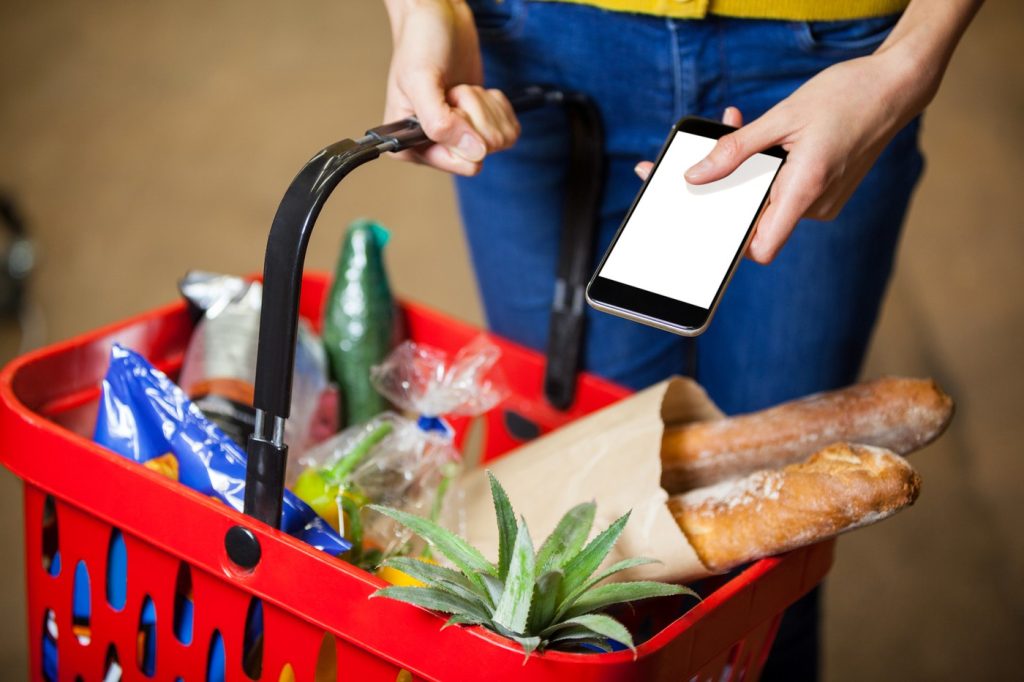 Prețurile alimentelor, în continuă creștere: lactate, mezeluri și pâine, vizate de scumpiri Românii se pregătesc pentru noi scumpiri la alimente