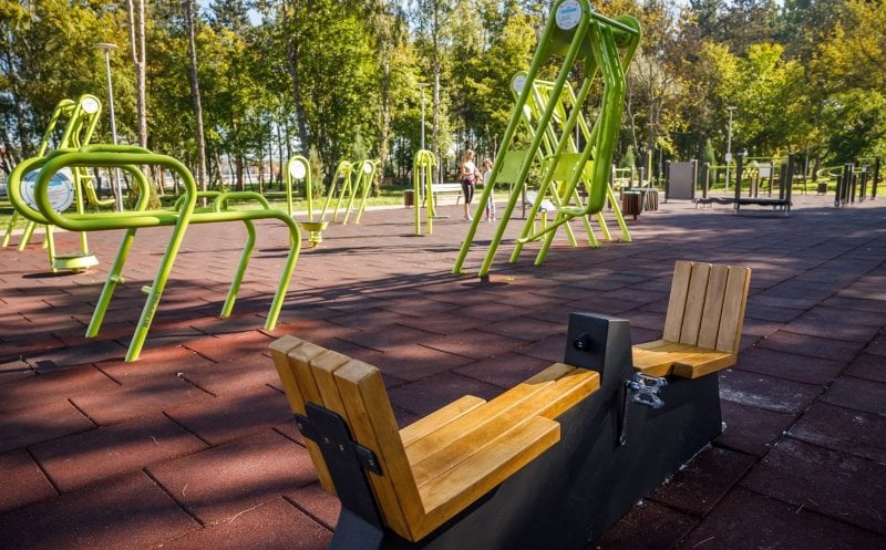 Primăria Cluj-Napoca, contract de peste 1,5 milioane de lei pentru echipamente de fitness Primăria Cluj-Napoca a încheiat un contract, în valoare de 1.539.600 de lei fără TVA, pentru achiziția de echipamente de fitness destinate parcurilor din municipiu