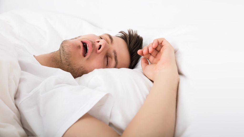 Apneea în somn: Noi metode înlocuiesc sau completează tratamentul clasic Apneea obstructivă în somn, o tulburare respiratorie caracterizată prin întreruperea respirației în timpul somnului, este o problemă medicală cu incidență crescută
