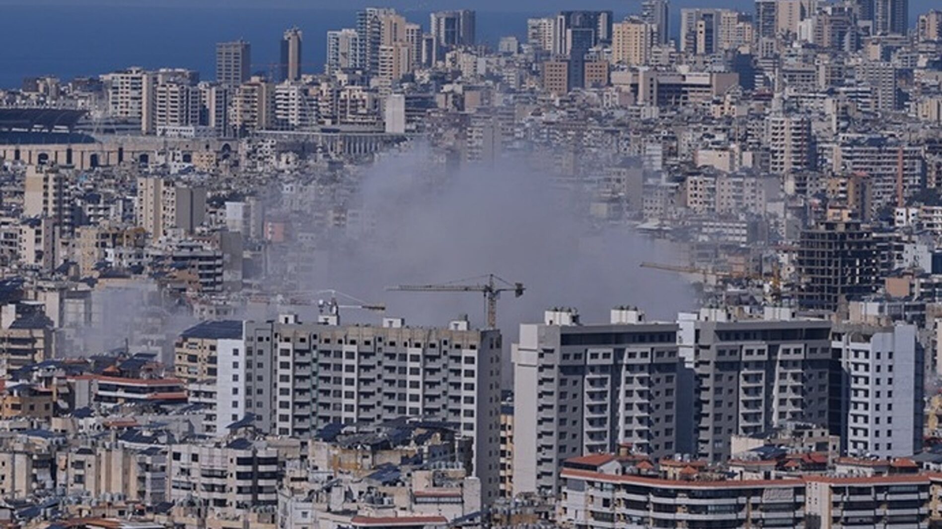 Lider Hamas ucis într-un atac aerian în Liban Un lider important al mișcării islamiste palestiniene Hamas a fost ucis joi într-un atac aerian în Liban, conform informațiilor publicate de agenția de presă libaneză