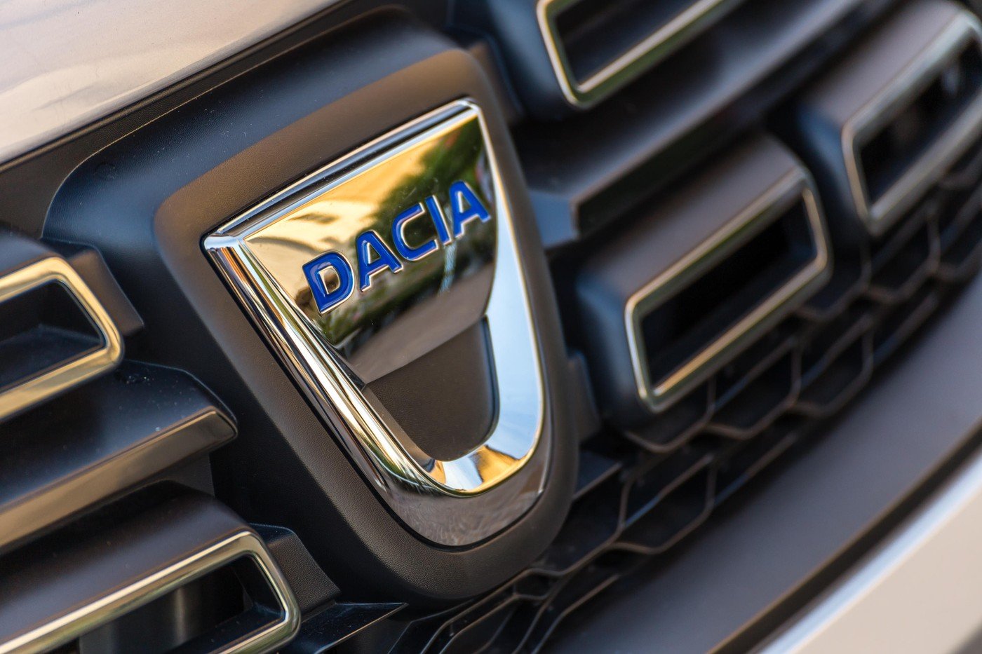 Legătură vitală pentru Dacia: Drum expres Mioveni – A1, cu finalizare estimată în 2030 Un nou drum expres, menit să lege direct uzina Dacia de autostrada A1, este în pregătire, cu un termen de finalizare estimat pentru anul 2030