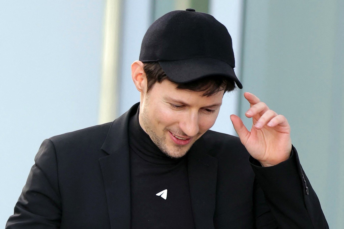 Averea lui Pavel Durov, fondatorul Telegram, s-a prăbușit cu peste 60% Averea lui Pavel Durov, fondatorul platformei de mesagerie Telegram, a suferit o scădere drastică, ajungând la aproximativ 6,6 miliarde de dolari, după ce anterior fusese evaluată la 17,1 miliarde de dolari