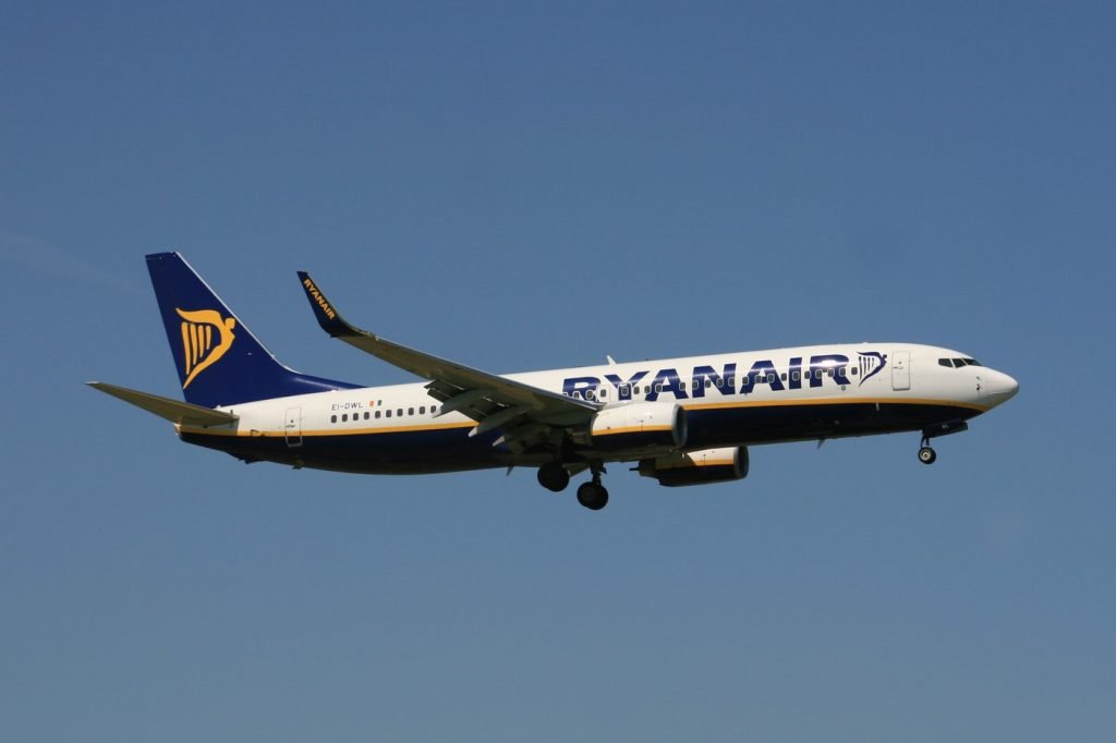 Avion ryanair, pasageri abandonați în spania, fără bagaje