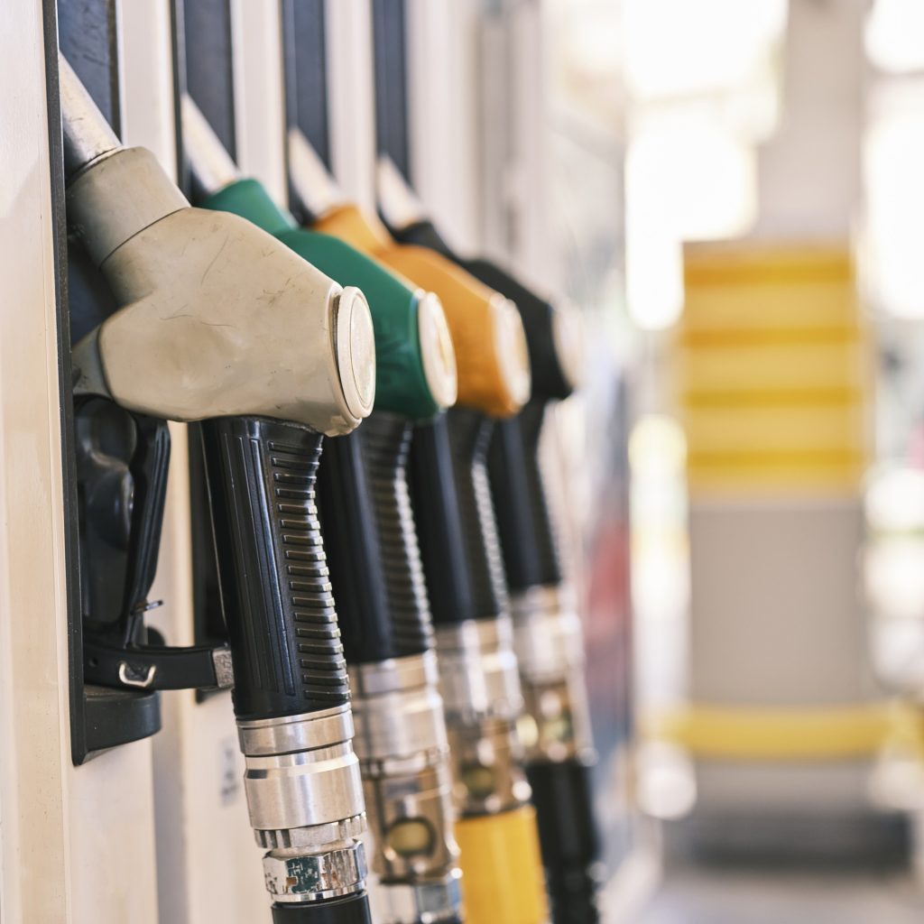 Benzina și motorina se scumpesc din nou: Prețurile ating noi maxime Bucureștenii se confruntă cu o nouă creștere a prețurilor la carburanți