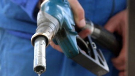 Motorina a depășit 8,5 lei pe litru: Prețurile carburanților continuă să crească Prețul motorinei standard a depășit pragul de 8,5 lei pe litru, în urma unei noi majorări de preț
