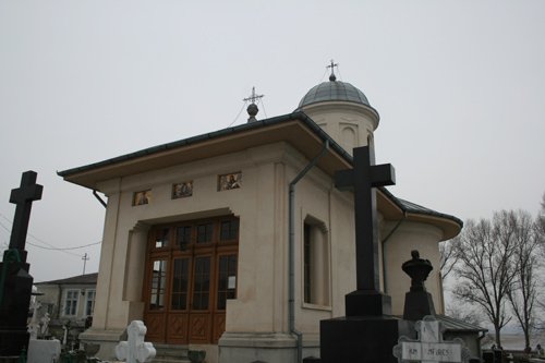 Falsuri religioase pe tiktok: Mânăstirea Pasărea avertizează credincioșii Două femei care se prezintă drept maici ale Mânăstirii Pasărea au atras atenția publicului după ce au început să ofere pe platforma TikTok servicii care nu corespund dogmelor ortodoxe