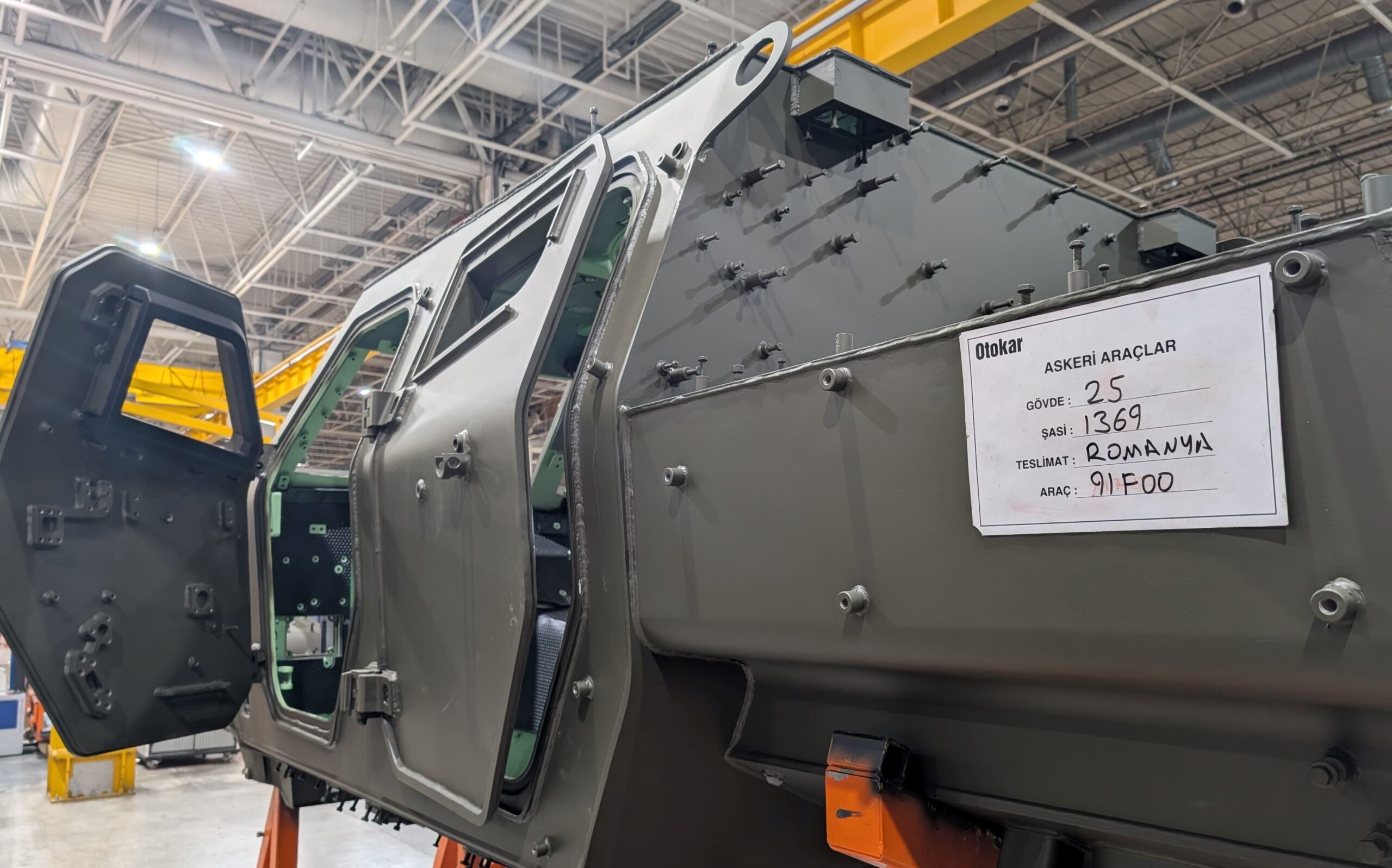 Producția de tehnică militară autohtonă, o prioritate pentru securitatea națională Industria de apărare autohtonă se află într-un moment critic, iar dezvoltarea acesteia este esențială pentru securitatea națională a României