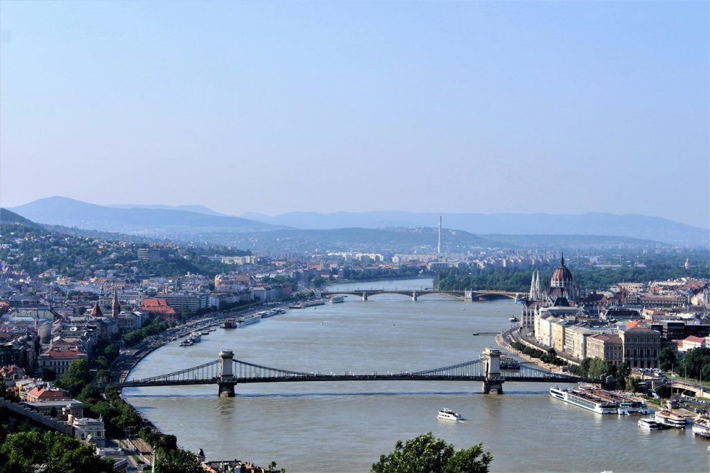 Șapte cetățeni ucraineni, reținuți la Budapesta: Ambasada de la Kiev cere explicații Budapesta este scena unui incident diplomatic grav, după ce autoritățile maghiare au reținut șapte cetățeni ucraineni