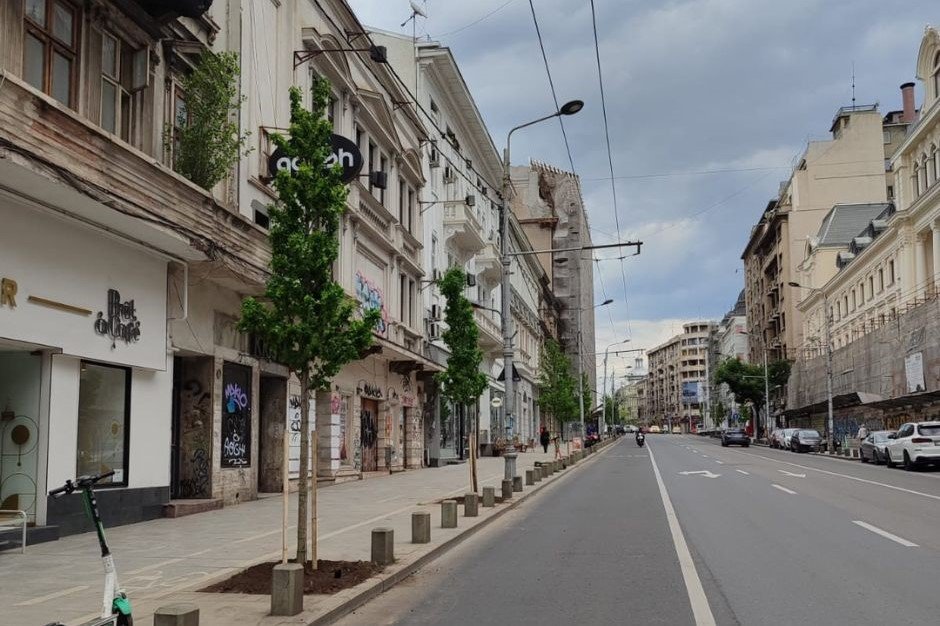 Amenzi usturătoare pentru agenții economici din centrul Capitalei: Primăria pornește ofensiva împotriva fațadelor neglijate Primarul Capitalei, Ciprian Ciucu, a anunțat o serie de măsuri menite să îmbunătățească aspectul estetic al centrului Bucureștiului, prin intensificarea controalelor și aplicarea de sancțiuni agenților economici care nu își îngrijesc corespunzător proprietățile