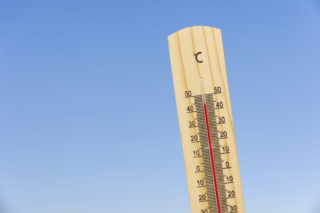 Caniculă în București: Temperaturile cresc vertiginos în iulie Bucureștenii se pregătesc pentru o lună iulie caniculară, cu temperaturi care vor urca treptat, atingând și depășind pragul de 36 de grade Celsius