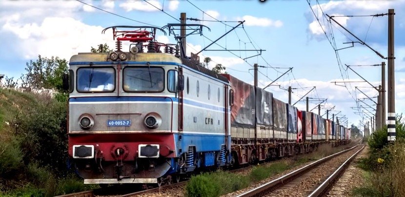 Minor electrocutat după ce s-a urcat pe un vagon de tren Un minor a fost electrocutat duminică, în jurul orei 17:00, în Halta de Mișcare Chiajna, după ce s-a urcat pe unul dintre vagoanele unui tren de marfă