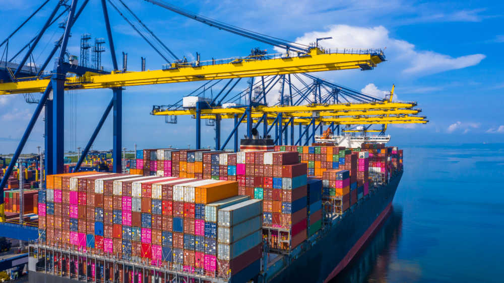 Creșterea comerțului global, încetinită de tensiunile geopolitice Organizația Mondială a Comerțului (OMC) avertizează asupra unei încetiniri semnificative a creșterii comerțului mondial cu mărfuri în anul curent