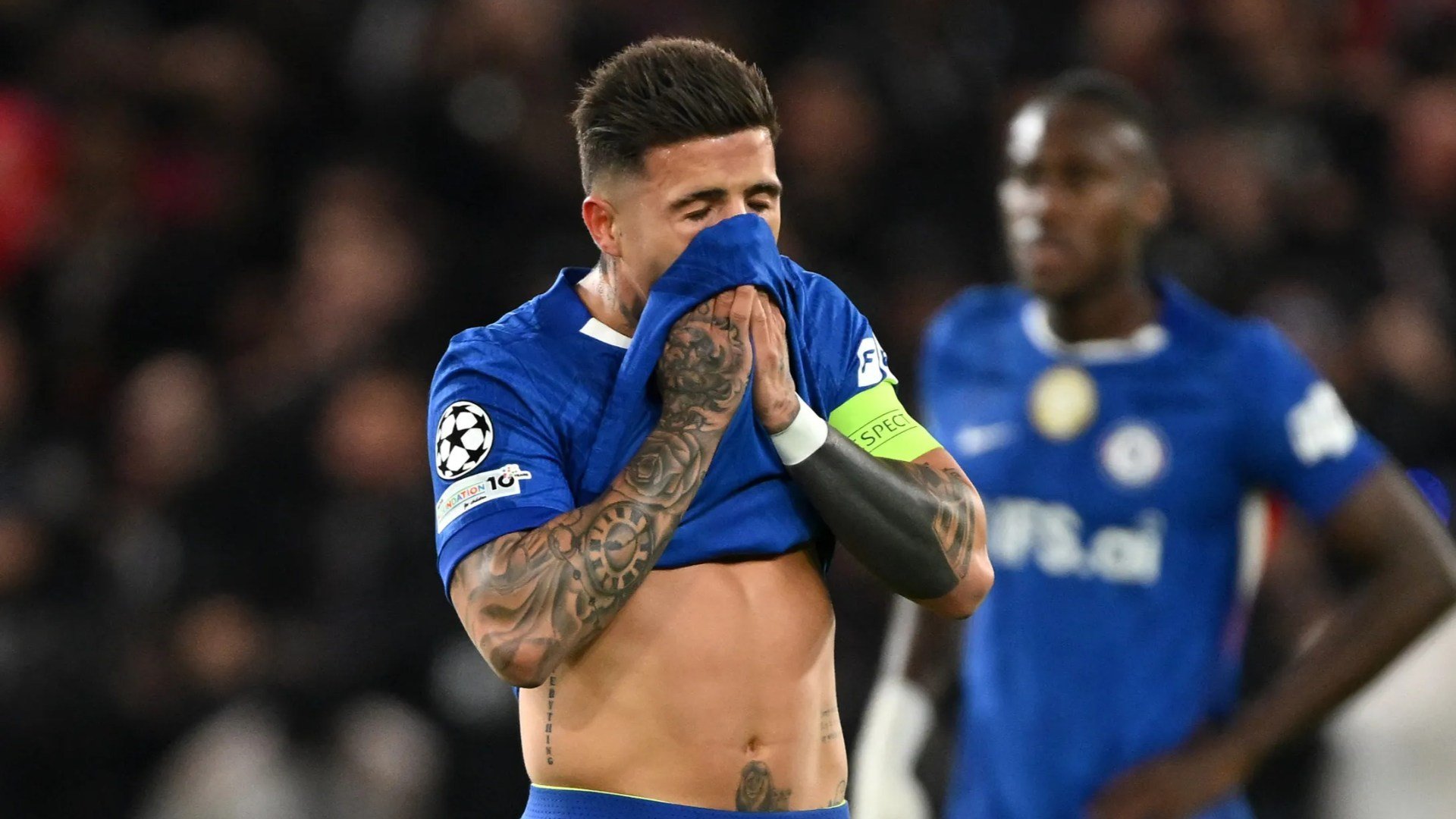Enzo Fernandez, pe cale să părăsească Chelsea? Semnalul controversat al mijlocașului argentinian Londra, Marea Britanie – Enzo Fernandez, starul echipei Chelsea, a lăsat ușa deschisă pentru un posibil transfer în vara aceasta, conform informațiilor recente