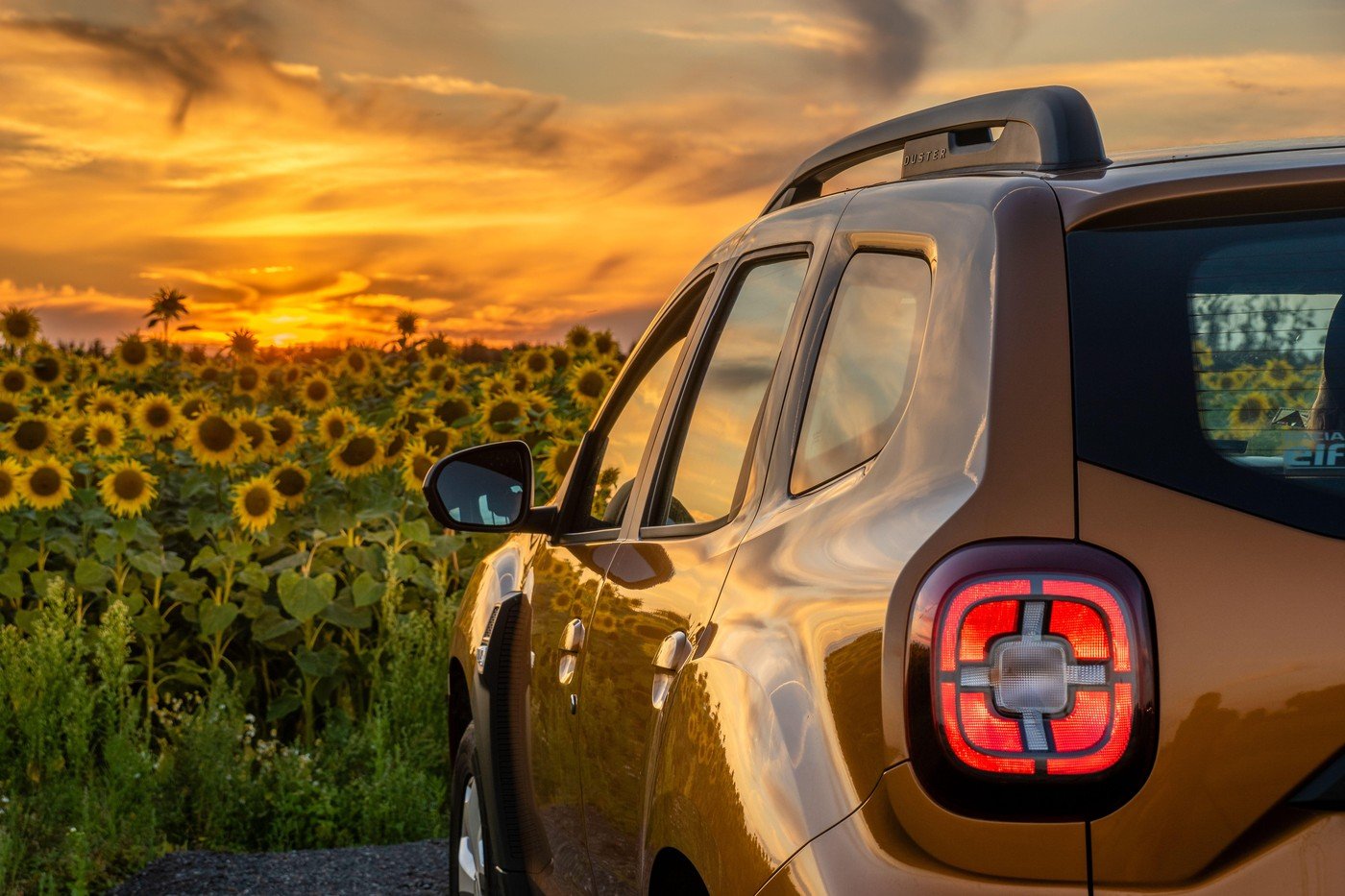 Dacia Duster se adaptează pieței indiene: schimbări vizibile și compromisuri tehnice Noul Dacia Duster, adaptat pentru piața indiană, a suferit modificări semnificative, atât estetice, cât și tehnice, pentru a satisface cerințele specifice ale acestei piețe