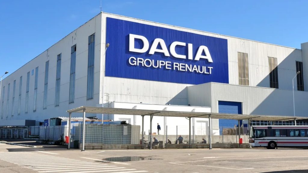 Industria auto rămâne motorul comerțului exterior al României Sectorul auto continuă să joace un rol crucial în balanța comercială a României, cu patru companii din acest domeniu în topul celor mai mari importatori