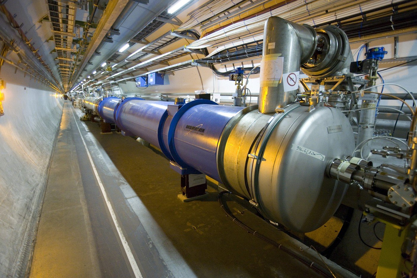Un proton inedit ar putea explica coeziunea atomilor
