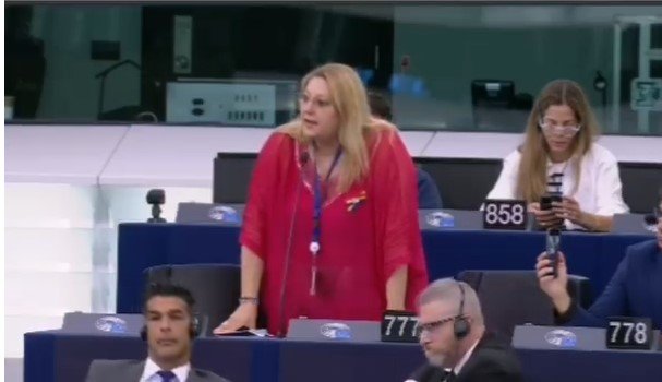 Parlamentul European analizează ridicarea imunității Dianei Șoșoacă Europarlamentarul Diana Șoșoacă a fost audiată marți la Bruxelles în cadrul unei proceduri care ar putea duce la ridicarea imunității sale parlamentare