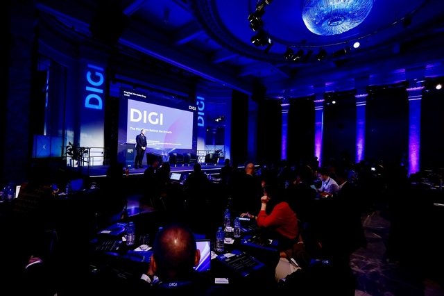 Digi Communications: Modelul intern, cheia succesului în Europa, confirmat de CEO București – Digi Communications (DIGI) își consolidează poziția pe piața europeană de telecomunicații, având un avantaj competitiv major: controlul total asupra operațiunilor interne