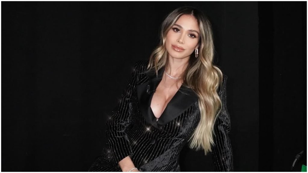 Diletta Leotta, una dintre cele mai cunoscute prezentatoare TV din Italia, a realizat o ședință foto în care și-a etalat formele, în ciuda faptului că este însărcinată pentru a doua oară