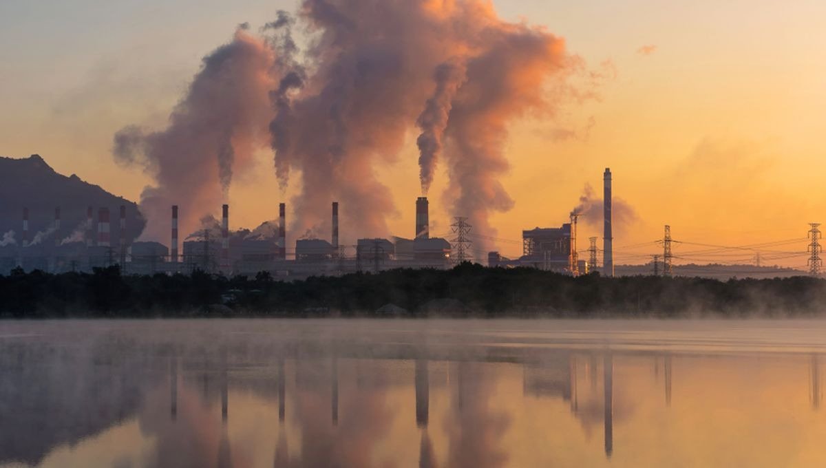 Dioxidul de carbon se transformă în piatră: o nouă speranță pentru combaterea schimbărilor climatice O tehnologie inovatoare promite să transforme dioxidul de carbon (CO2) emis de industrie în minerale solide, similare pietrei, oferind o soluție potențială pentru stocarea permanentă a acestui gaz cu efect de seră