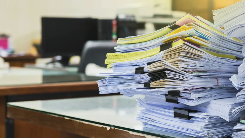 Instituțiile Publice, Obligate să Înregistreze Documentele Cetățenilor: O Procedură Legală Esențială În contextul desfășurării activității administrative, instituțiile publice din România sunt obligate prin lege să înregistreze și să gestioneze documentele depuse de cetățeni