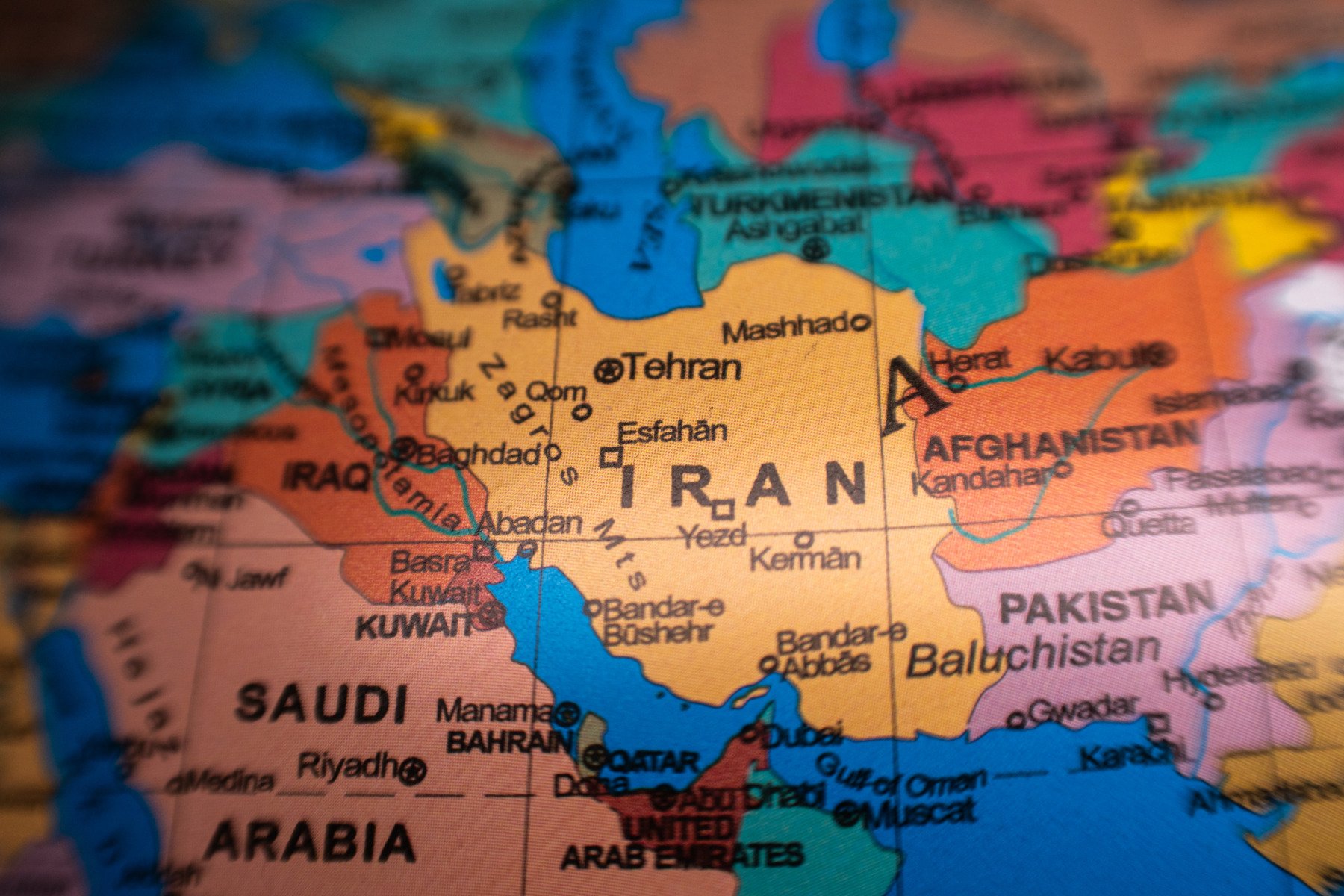 Washingtonul analizează opțiuni pentru deblocarea Strâmtorii Ormuz, inclusiv intervenția militară Administrația de la Washington examinează posibilitatea unei intervenții militare terestre în Iran pentru a asigura libera trecere a navelor petroliere prin Strâmtoarea Ormuz