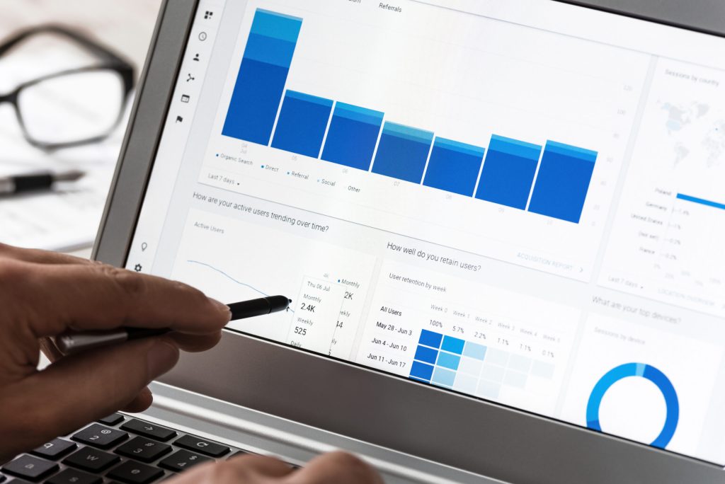 Scădere dramatică a traficului pentru site-urile de tehnologie, potrivit unui studiu Un studiu recent, bazat pe datele Ahrefs, relevă o scădere semnificativă a traficului organic provenit din Google pentru zece dintre cele mai populare site-uri de tehnologie din Statele Unite