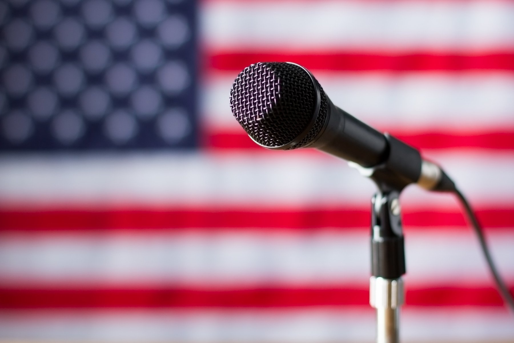 Vocea Americii revine: Tribunalul Federal obligă reinstaurarea postului după concedieri masive Un judecător federal american a emis marți o decizie prin care ordonă reluarea emisiunilor postului public de radio Vocea Americii (VOA) și reangajarea a peste 1.000 de angajați concediați în luna iunie a anului precedent
