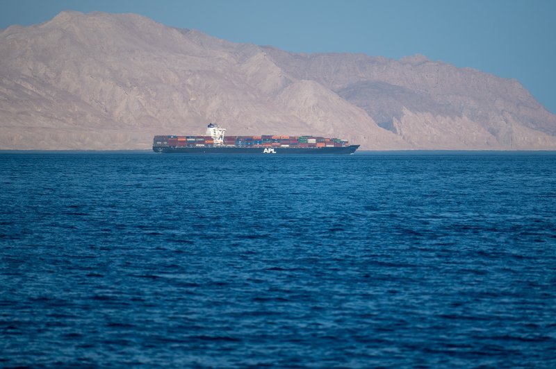 Traficul prin strâmtoarea hormuz, în scădere dramatică, cu circa 90%