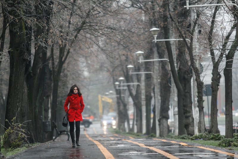 Primăvara își schimbă brusc fața: de la 20 de grade, la ploi și ninsori România se pregătește pentru o schimbare radicală de vreme, cu temperaturi în scădere și primele șanse de ploaie, după o perioadă de secetă severă