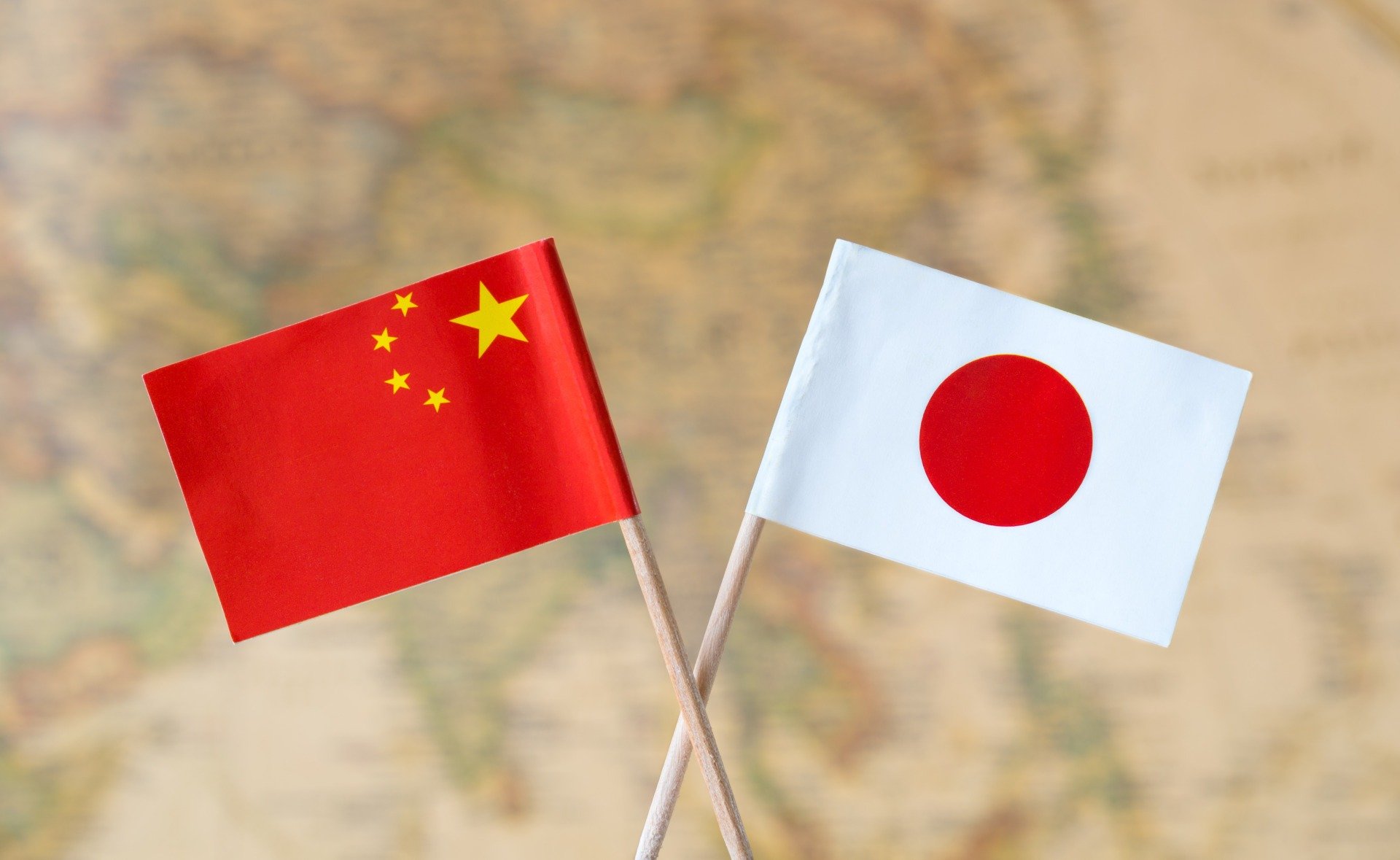 Japonia abandonează o formulare cheie în descrierea relațiilor cu China, pe fondul tensiunilor crescute Guvernul japonez se pregătește să abandoneze descrierea relației cu China drept „una dintre cele mai importante”, potrivit unui proiect al raportului diplomatic anual al țării