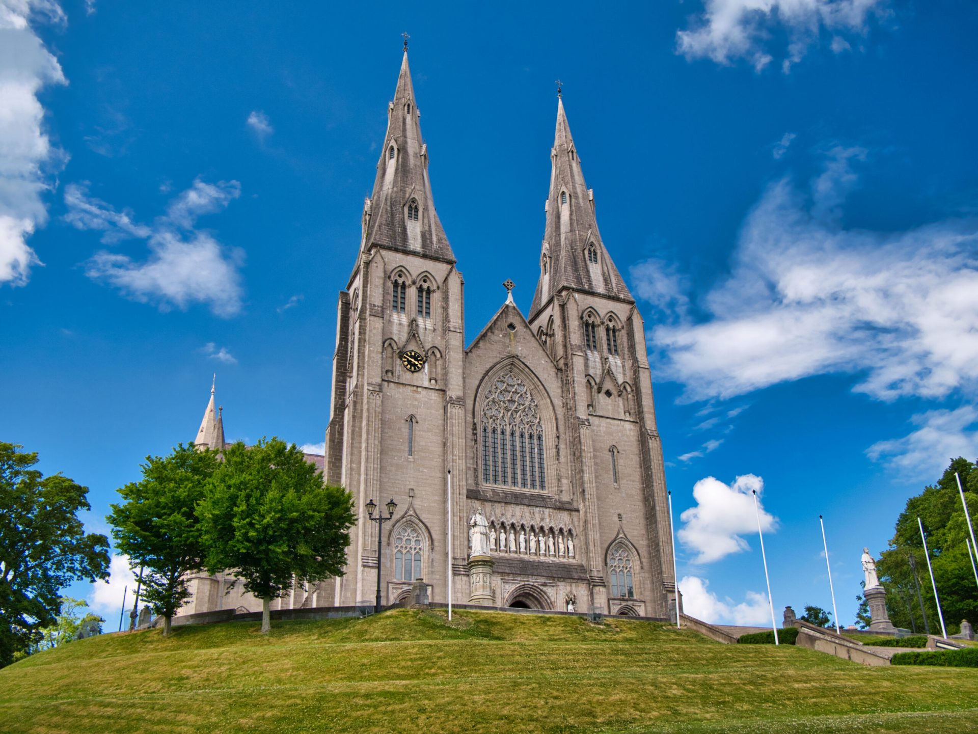 Ziua Sfântului Patrick: O sărbătoare globală cu tradiții diverse În fiecare an, pe 17 martie, ziua Sfântului Patrick este marcată de o serie de evenimente festive în întreaga lume