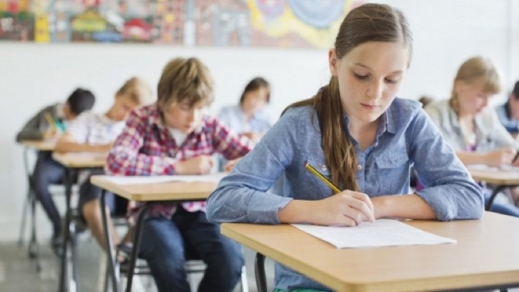 Elevii: Orelor de la 9 nu se potrivesc în România