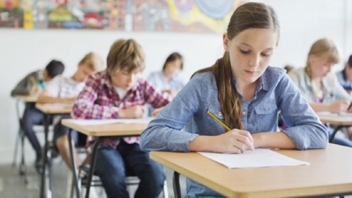 Elevii: Orelor de la 9 nu se potrivesc în România