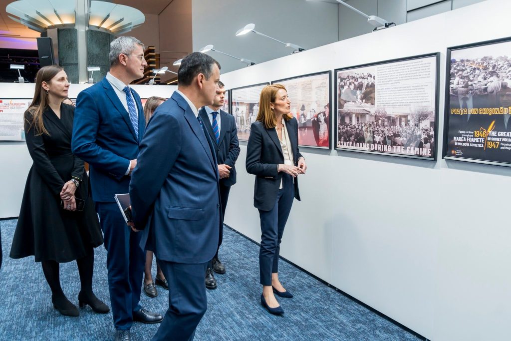 Expoziție despre Marea Foamete din Moldova Sovietică, inaugurată la Parlamentul European O expoziție dedicată Marii Foamete din Moldova Sovietică, care a avut loc între 1946 și 1947, a fost inaugurată la Parlamentul European