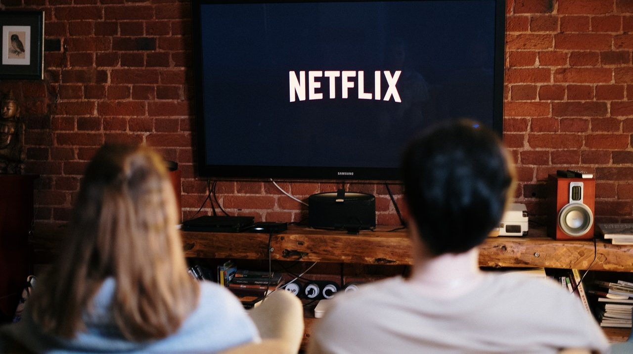 Netflix dă undă verde pentru serialul „Alexander”, semnat de creatorul „Heated Rivalry” Creatorul serialului HBO de succes „Heated Rivalry”, Jacob Tierney, are deja următorul proiect