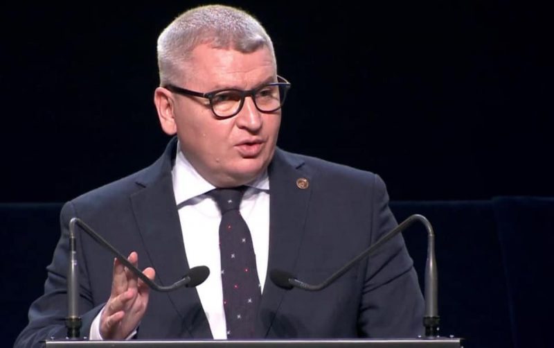 Liberalul Florin Roman îl acuză pe Sorin Grindeanu că a cedat în fața presiunilor legate de bugetul Ministerului Justiției, condus de un ministru PSD