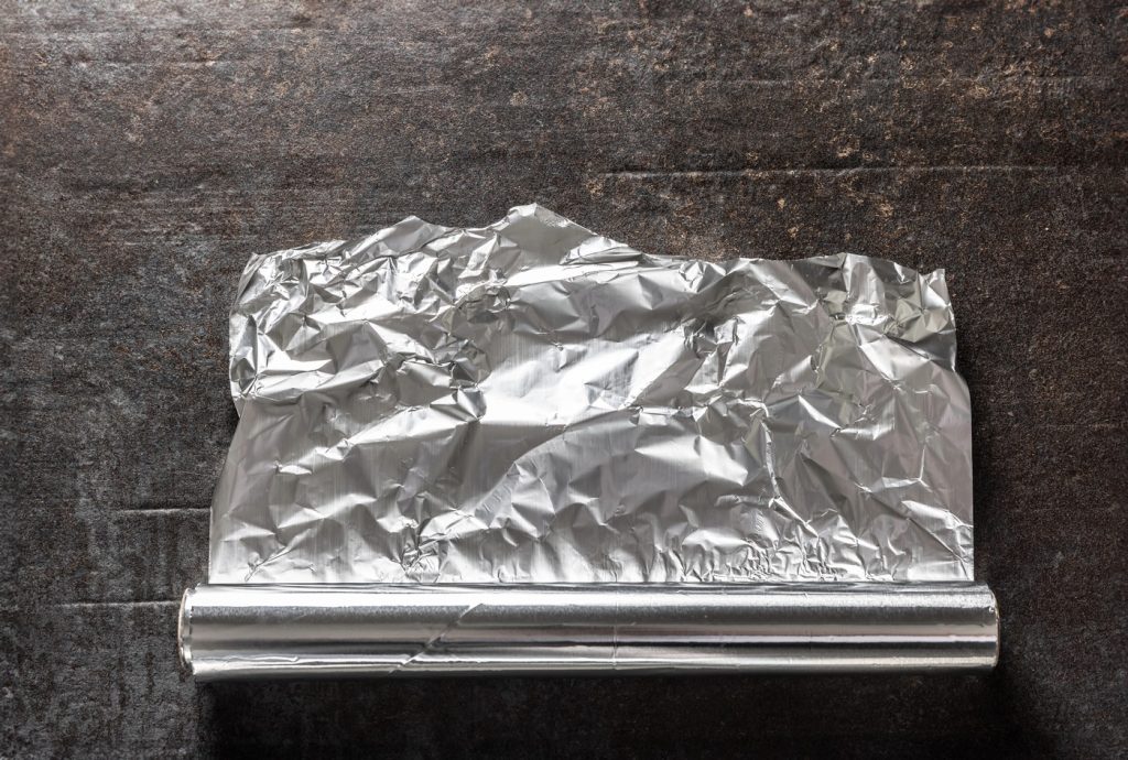 Folie de aluminiu: Cum detectezi umezeala din pereți Rapid