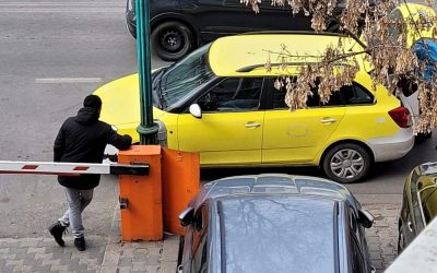 Primăria Capitalei: Nu dați bani „parcagiilor”, e înșelătorie