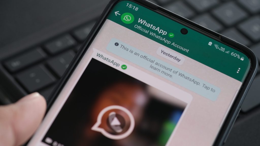 WhatsApp lansează abonamentul Plus: Mai multă personalizare pentru utilizatori WhatsApp, aplicația de mesagerie instantanee utilizată de miliarde de oameni la nivel global, se pregătește să introducă un nou plan de abonament, denumit WhatsApp Plus