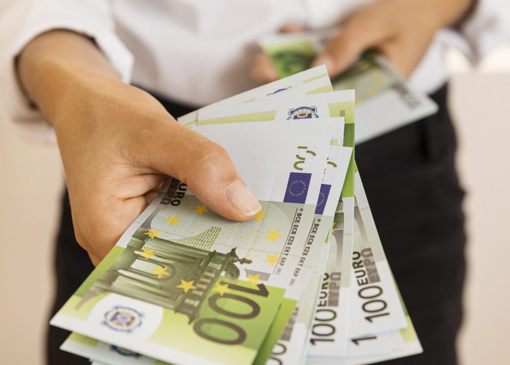 Grecia crește salariul minim din aprilie. Cât vor câștiga angajații în 2026?