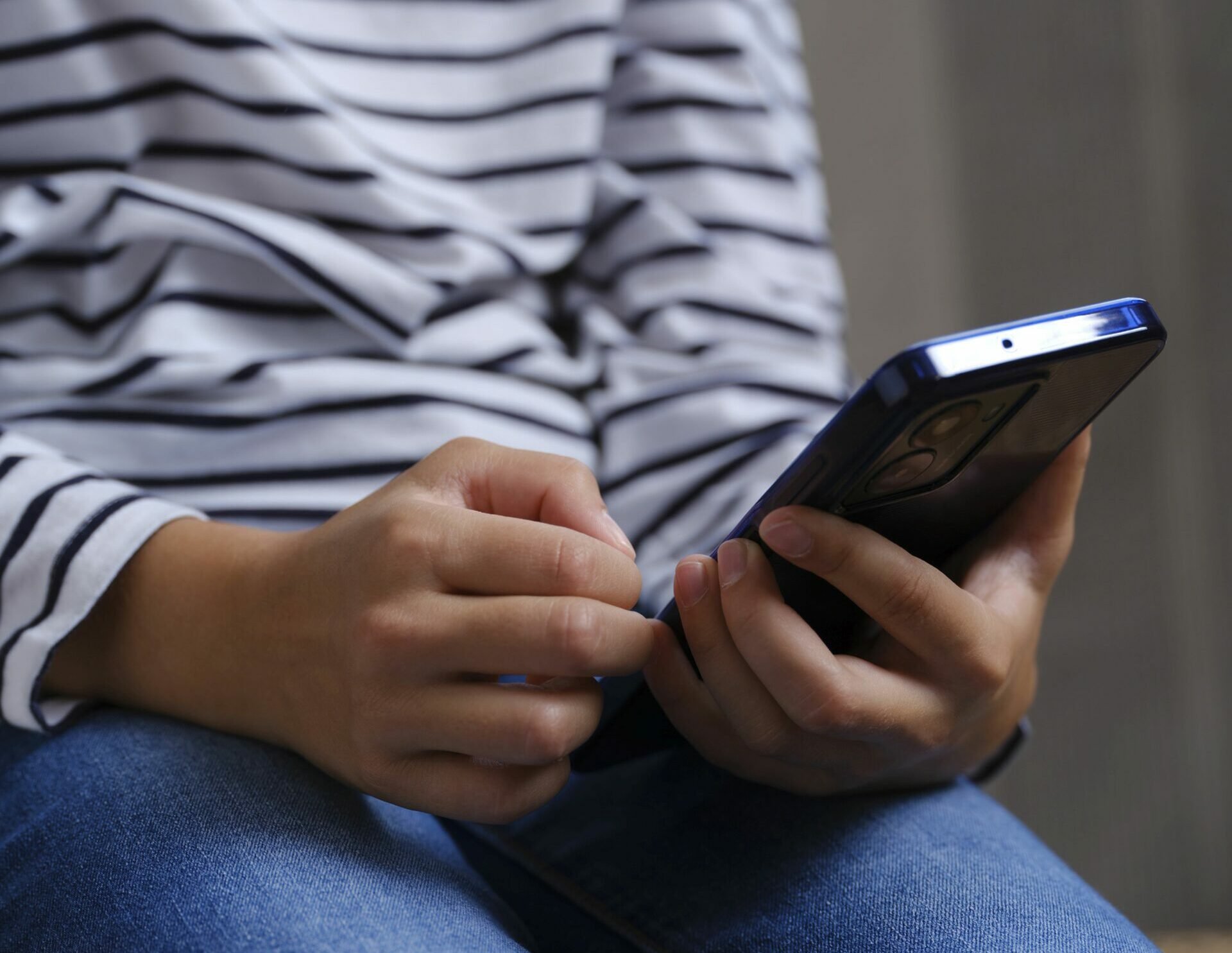 De la furtul de telefoane la crima organizată: o problemă europeană Londra trage un semnal de alarmă cu privire la furtul de telefoane mobile, fenomen care a evoluat de la simple infracțiuni stradale la afaceri transnaționale de sute de milioane de euro