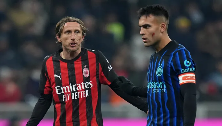 Derby della Madonnina: Milan și Inter se înfruntă într-o luptă crucială pentru titlu Seara de duminică aduce pe San Siro un duel de foc între AC Milan și Inter, în cadrul celui de-al doilea Derby della Madonnina al sezonului