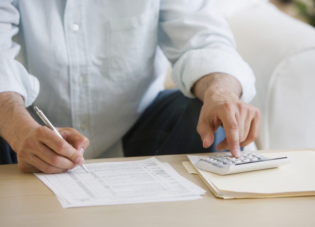 Taxe locale, termene limită și nemulțumiri în rândul contribuabililor Contribuabilii din România trebuie să achite impozitele pe proprietăți până la data de 31 martie, pentru a beneficia de o reducere de 10% din valoarea datorată