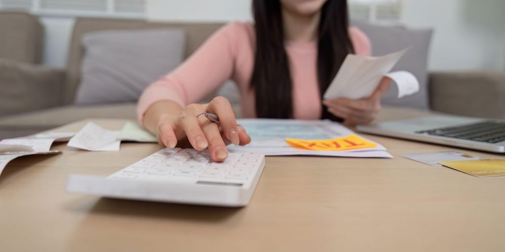Cine beneficiază de reducerea de 3% la impozitul pe venit