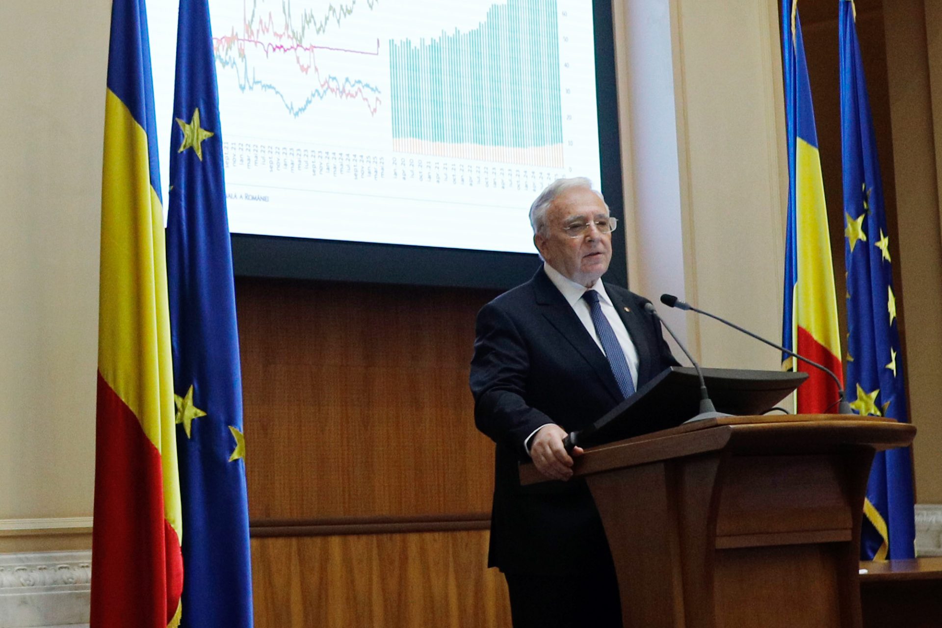 Isărescu trage semnalul de alarmă: Deficitul bugetar, pericol pentru ce-am obținut!